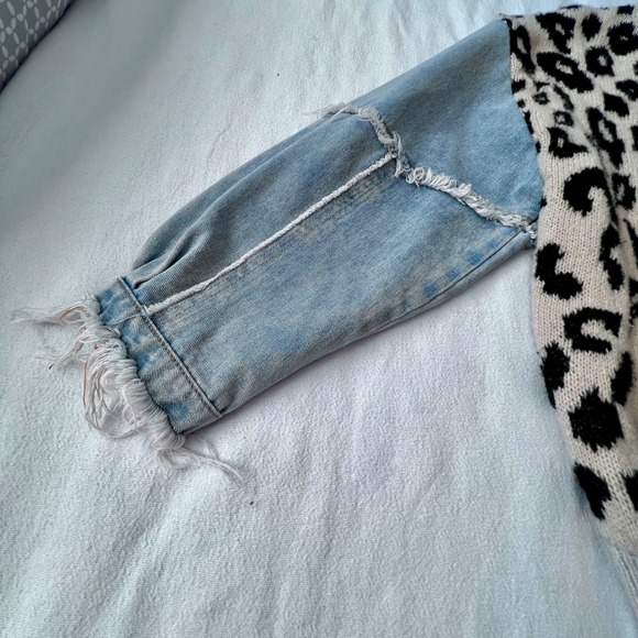 BiBi Mixed Media Patchwork Leopard Knit Sweater Denim Sleeves Asymmetrical Hem S - Picture 7 of 11